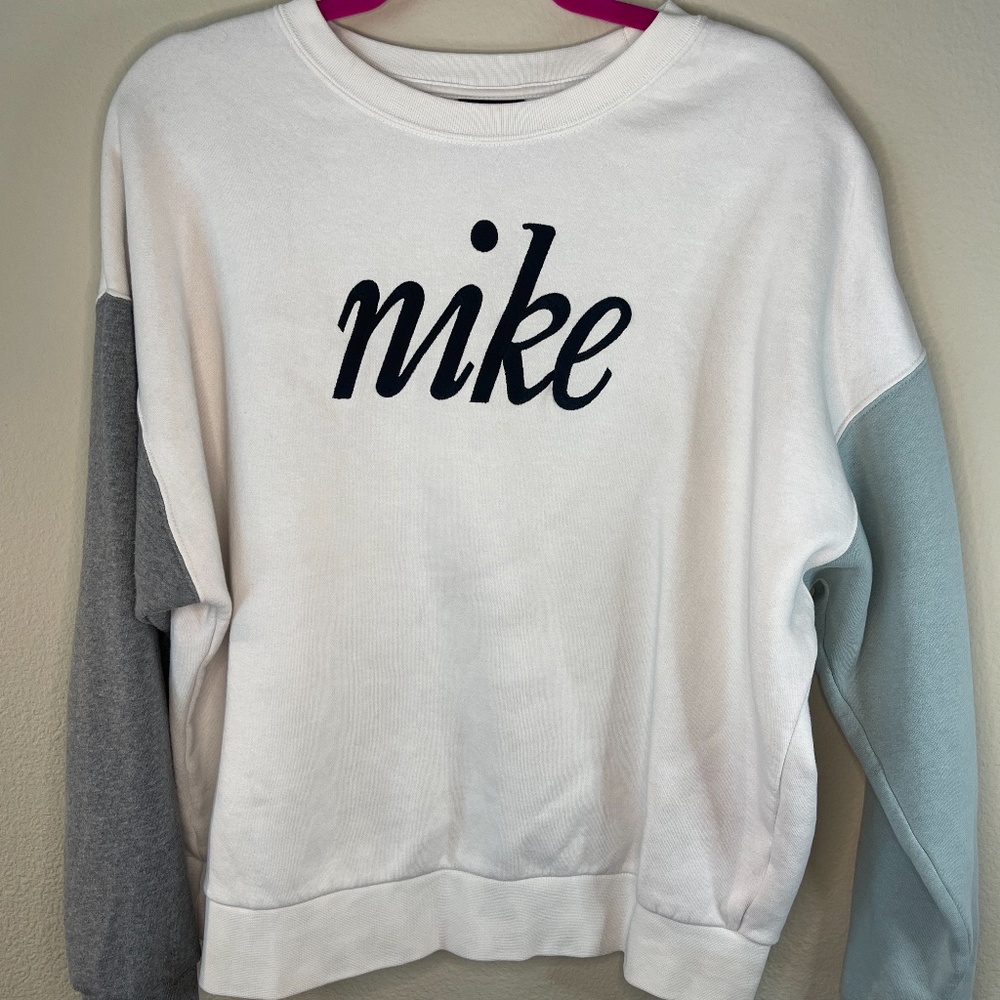 Nike Color Black Crew Neck Sweater Size Medium